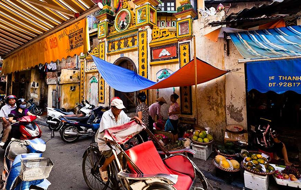 Dong Xuan Market in Hanoi