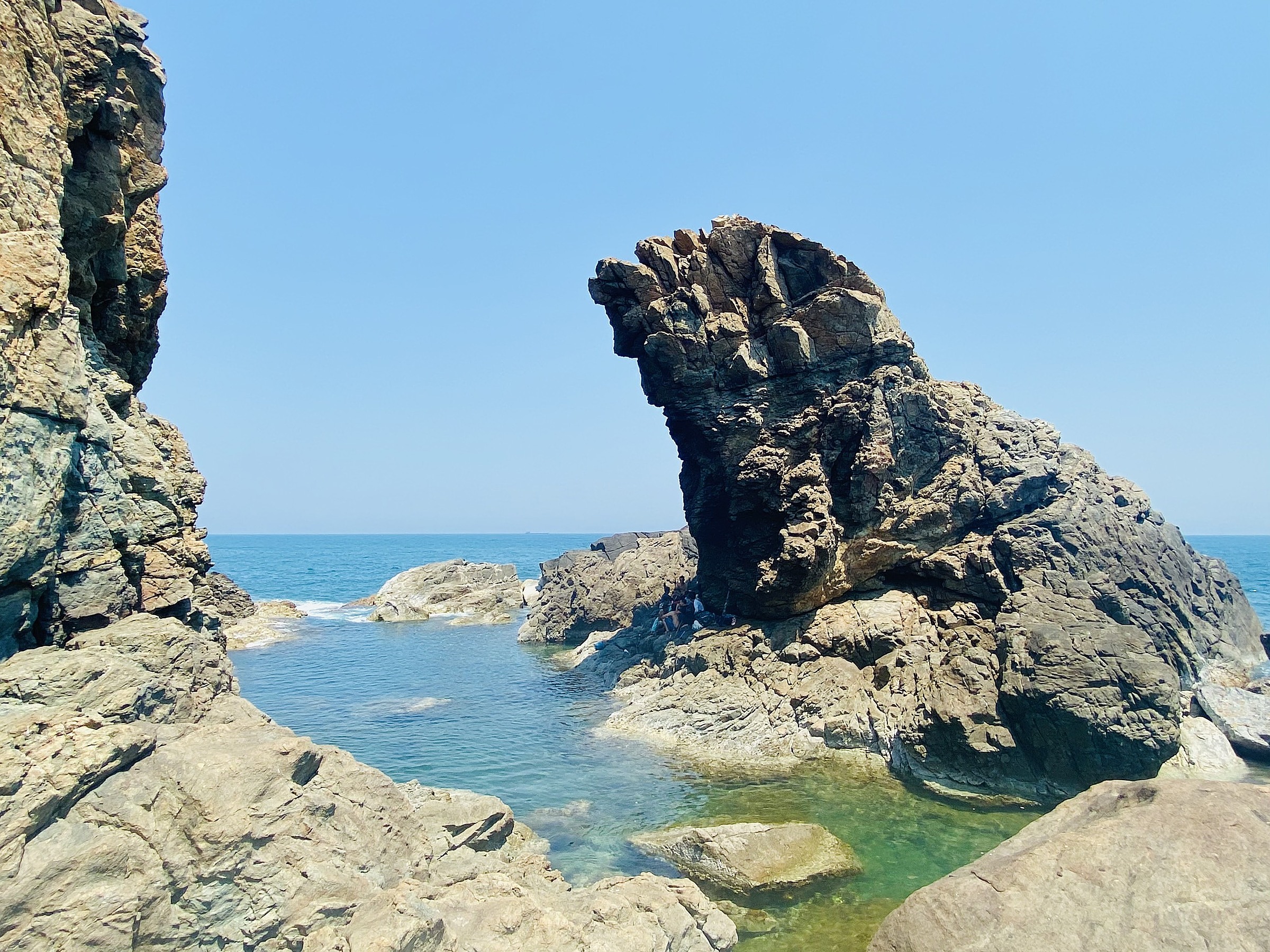 Mui Nghe - A Natural Pool Amidst the Sea - image 1