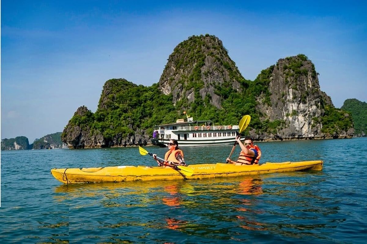 Kayaking in Ha Long Bay