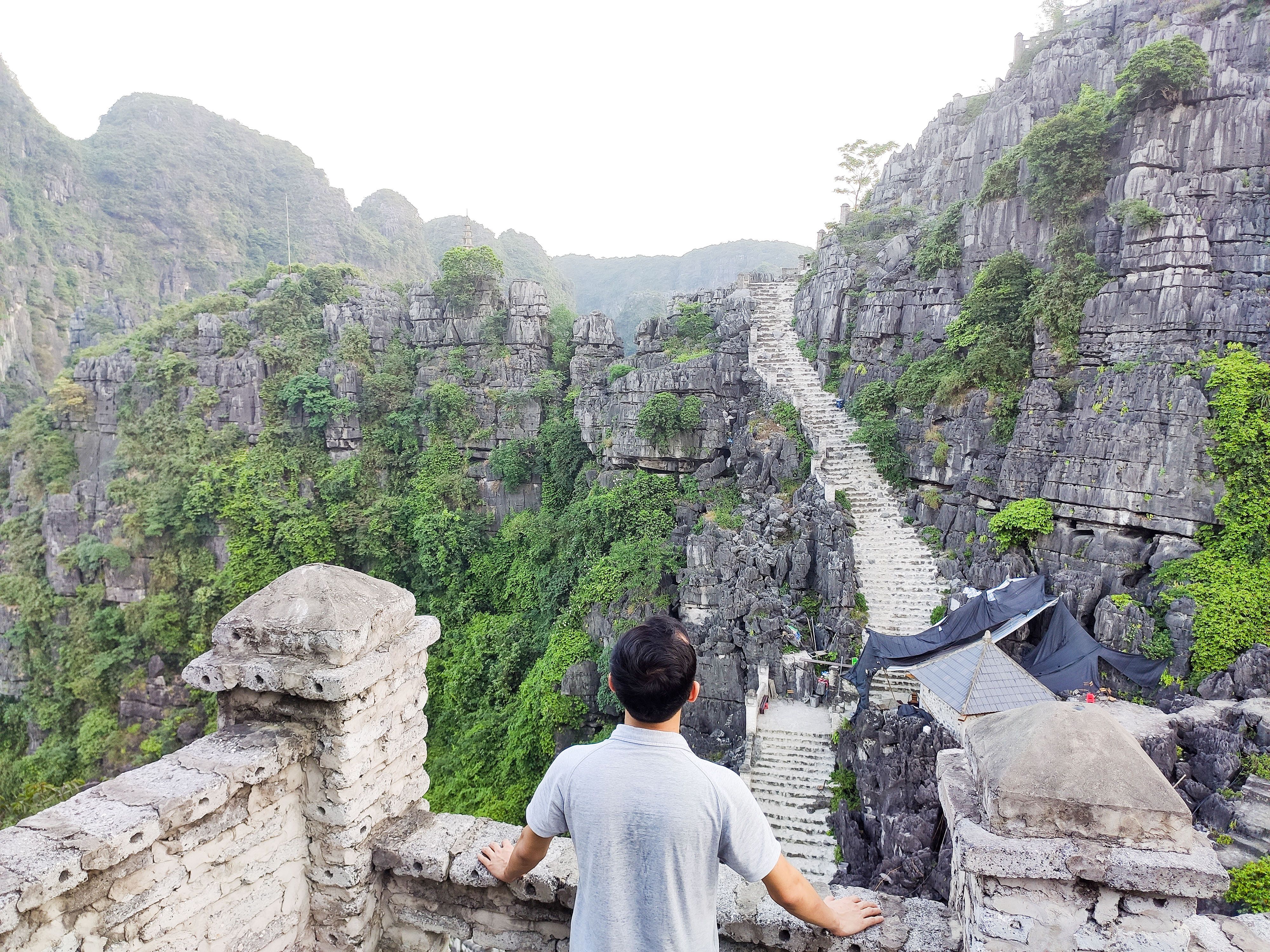 Visiting Mua Cave - Day trip from Hanoi
